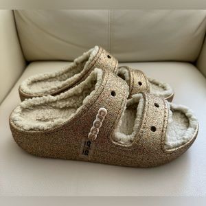 Crocs Fuzzy Gold womens 8 NEW